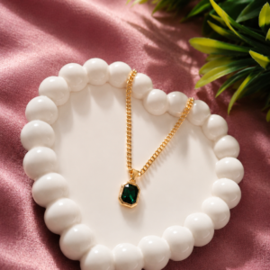 Emerald Glow Pendant Necklace