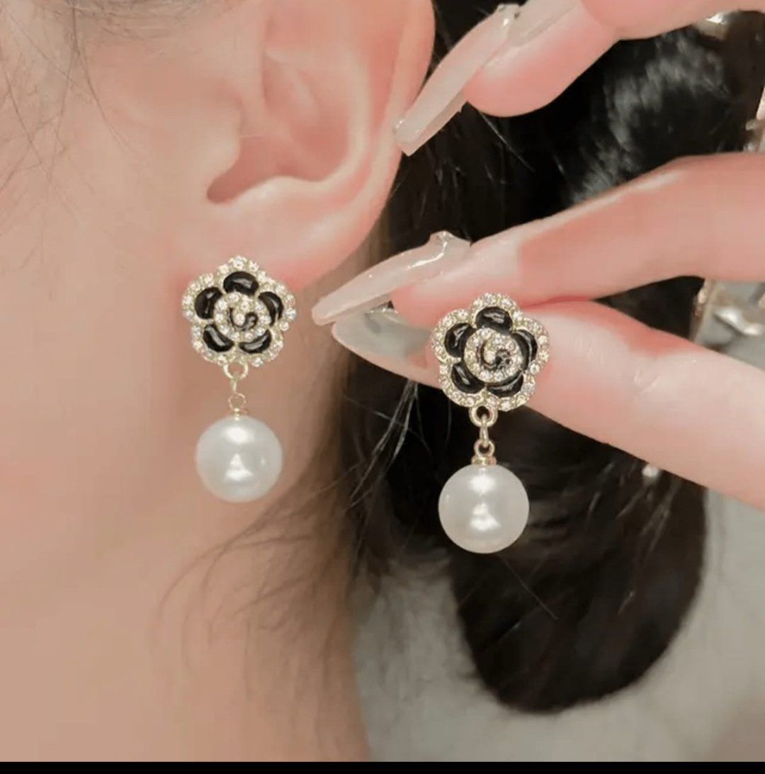 Midnight Bloom Pearl Drops - Image 3